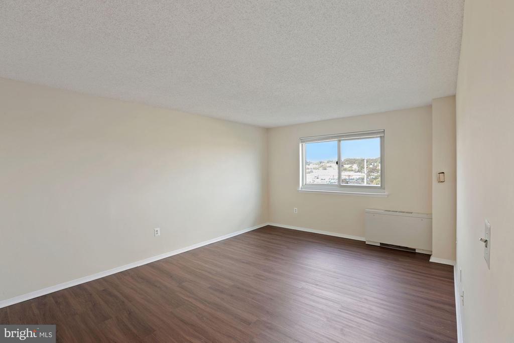 1225 MARTHA CUSTIS DRIVE 807