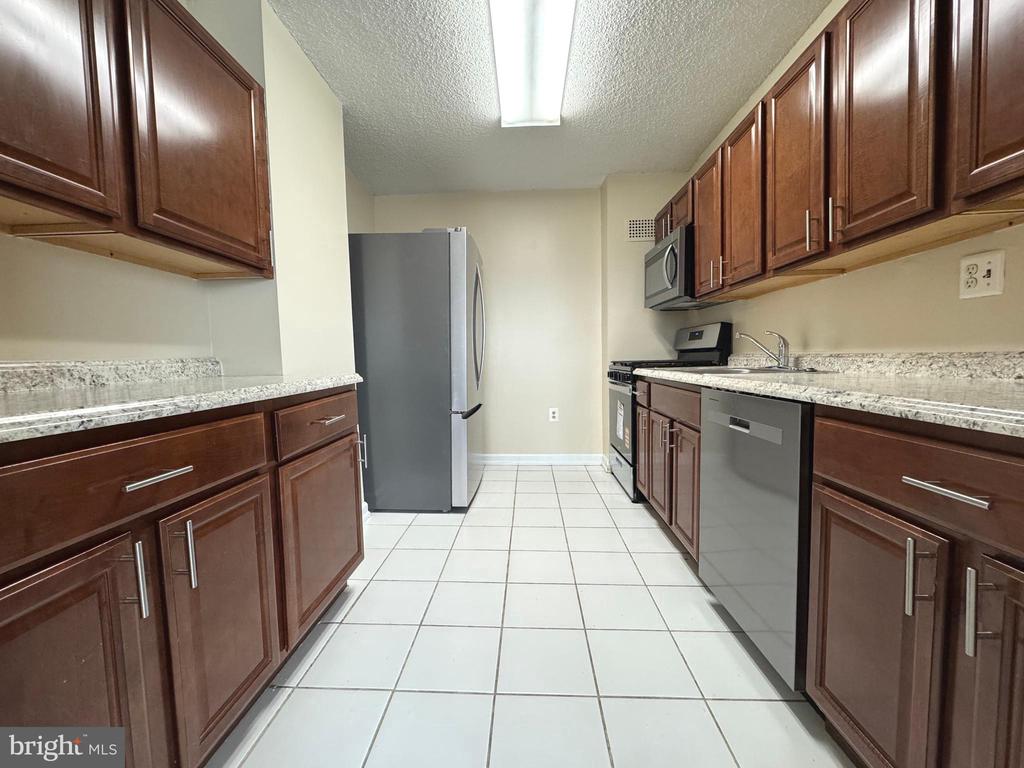 1225 MARTHA CUSTIS DRIVE 807