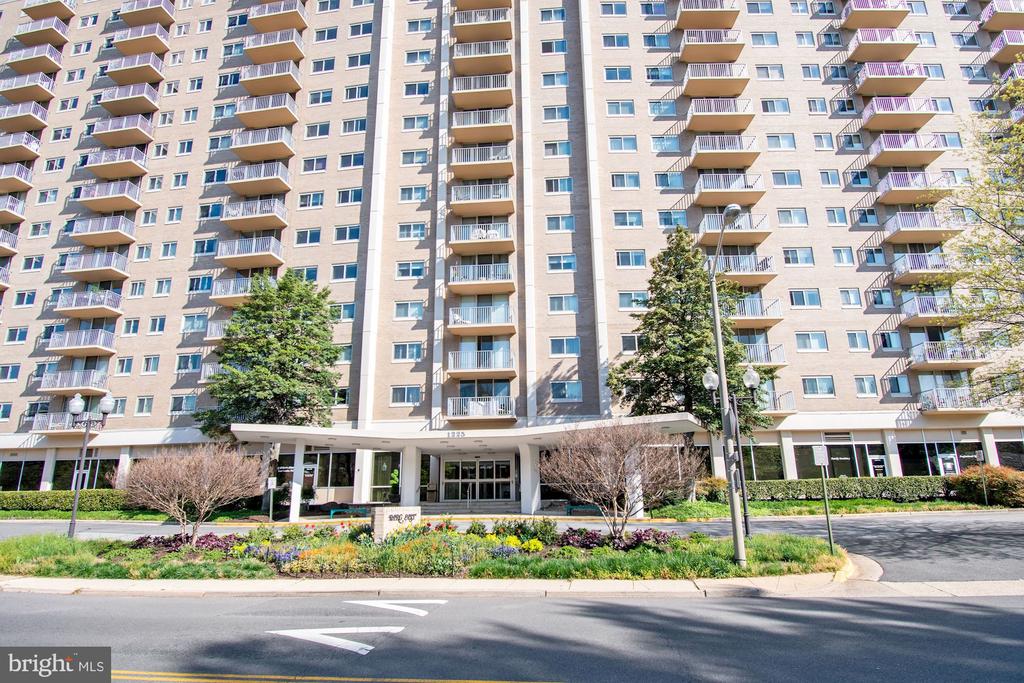 1225 MARTHA CUSTIS DRIVE 807