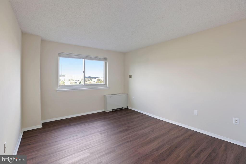 1225 MARTHA CUSTIS DRIVE 807