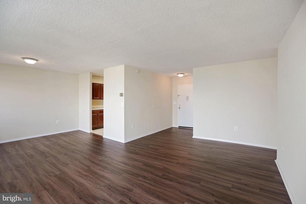 1225 MARTHA CUSTIS DRIVE 807