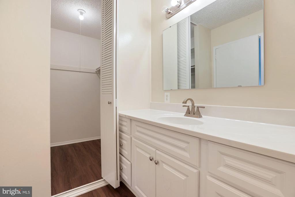 1225 MARTHA CUSTIS DRIVE 807