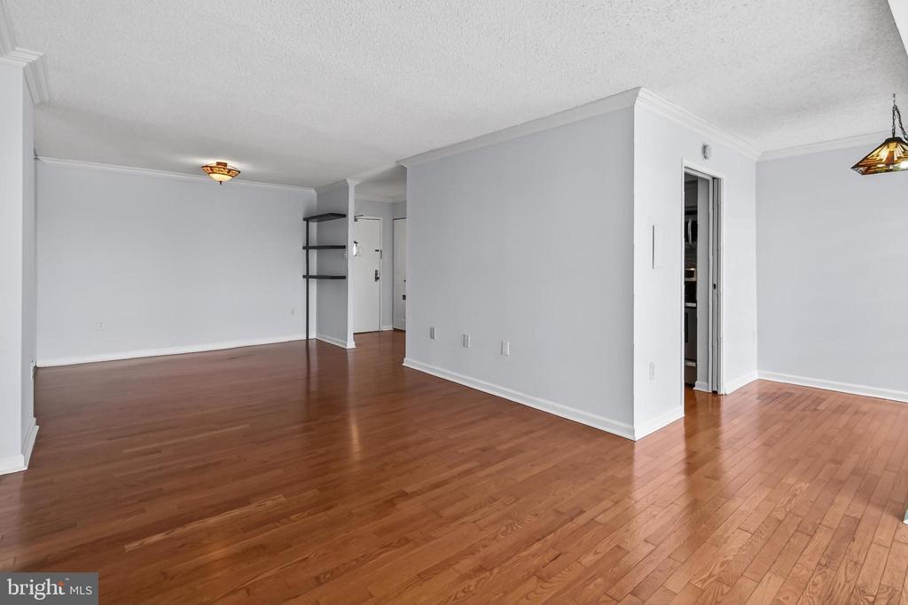 5300 HOLMES RUN PARKWAY 906
