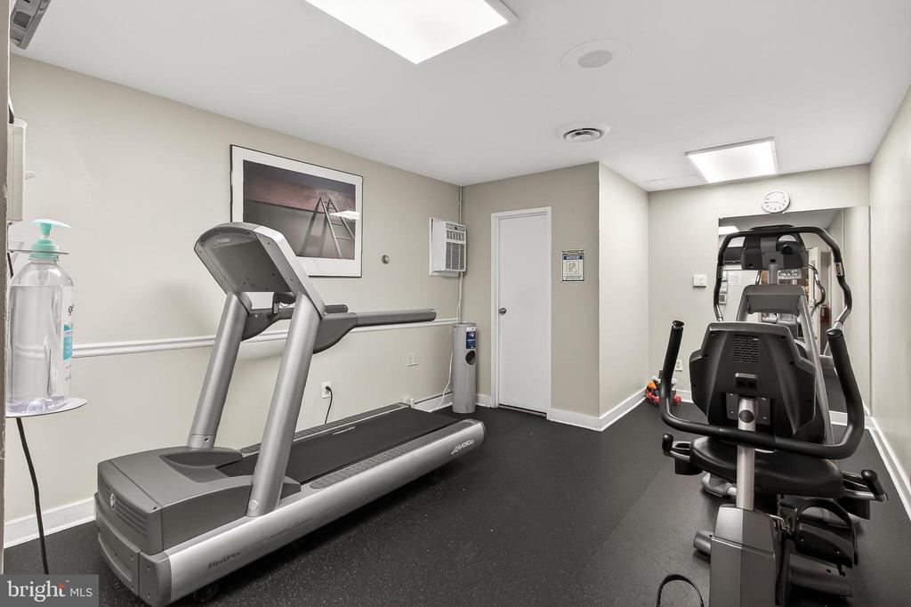 5300 HOLMES RUN PARKWAY 906