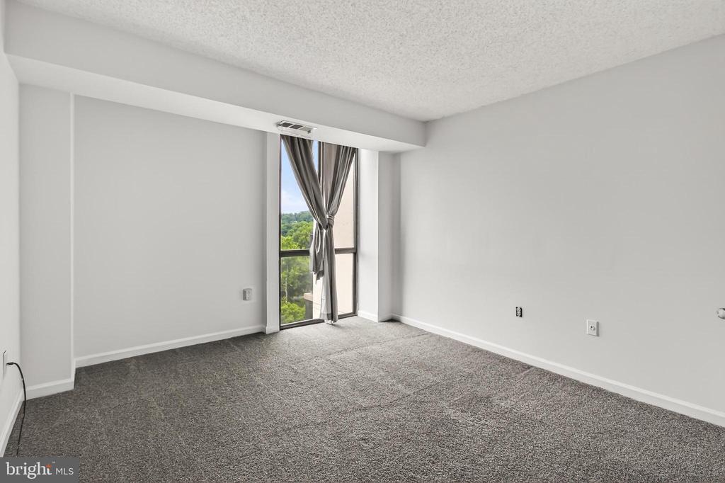 5300 HOLMES RUN PARKWAY 906