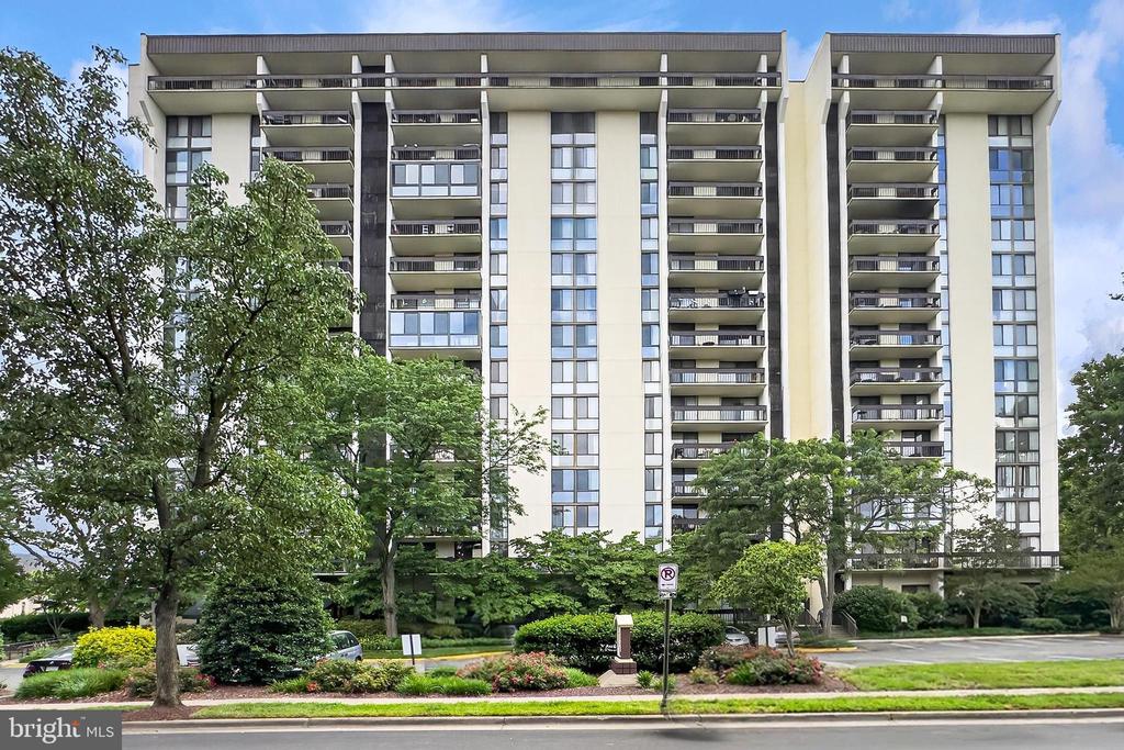 5300 HOLMES RUN PARKWAY 906