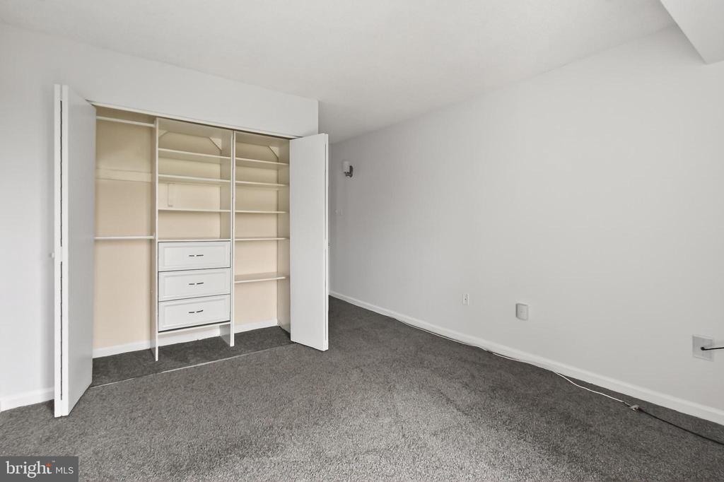 5300 HOLMES RUN PARKWAY 906