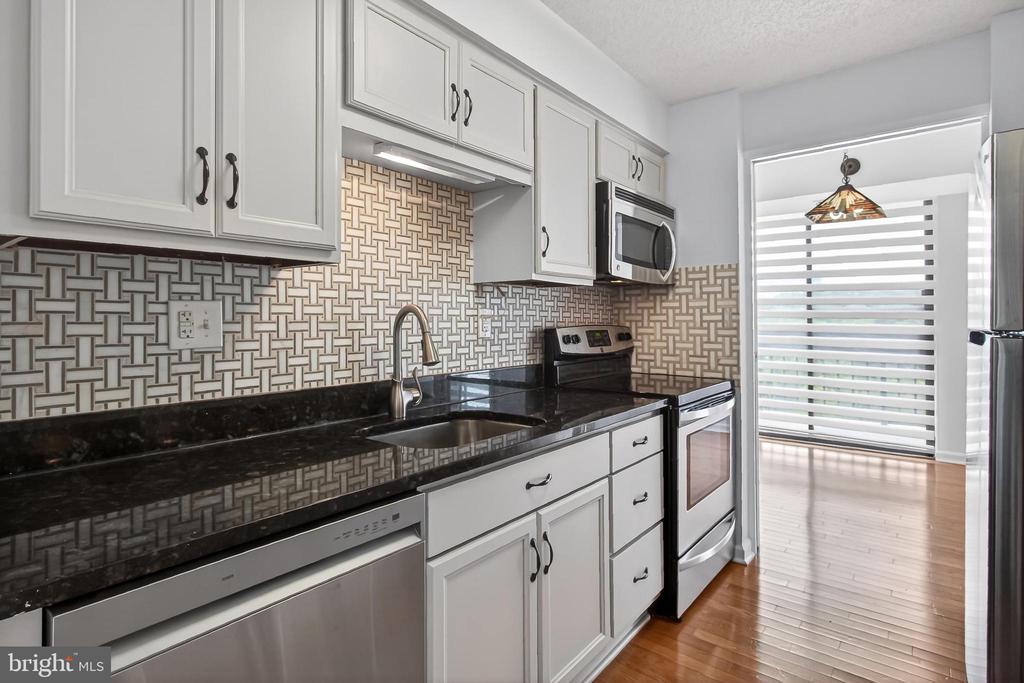 5300 HOLMES RUN PARKWAY 906