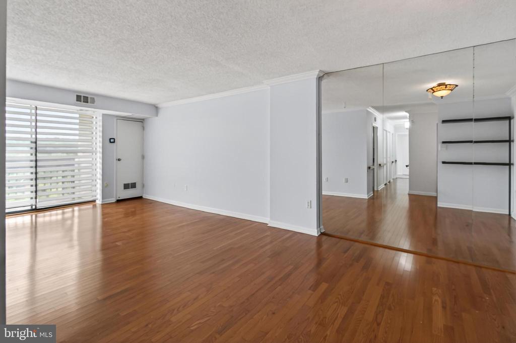 5300 HOLMES RUN PARKWAY 906