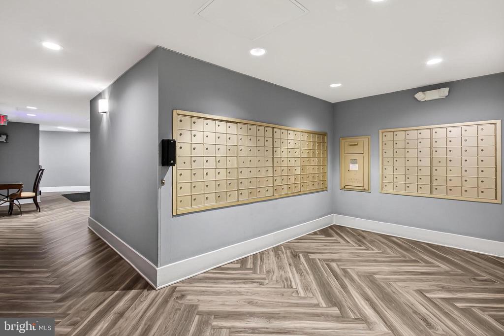 5300 HOLMES RUN PARKWAY 906