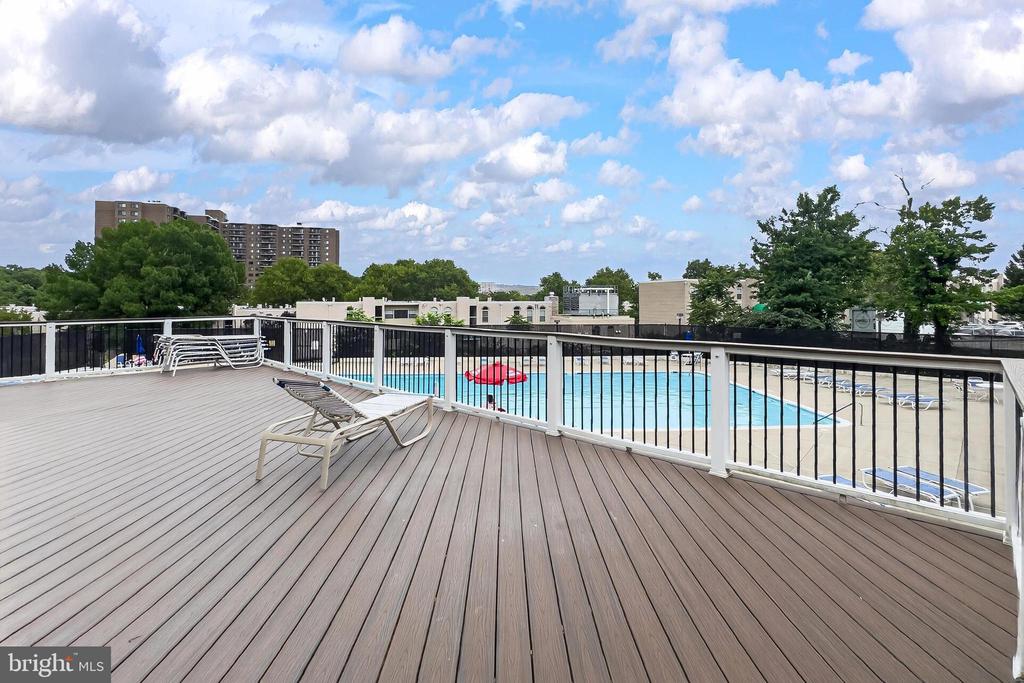 5300 HOLMES RUN PARKWAY 906