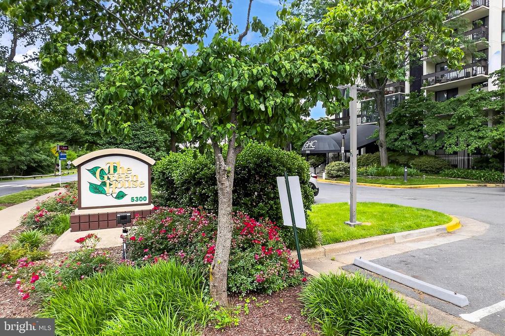 5300 HOLMES RUN PARKWAY 906