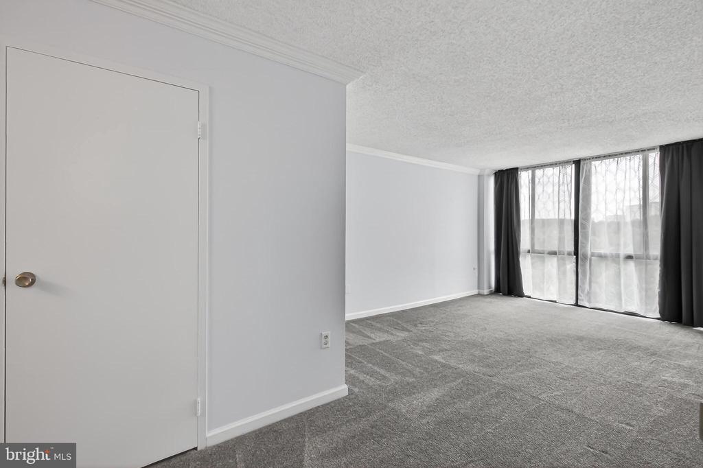 5300 HOLMES RUN PARKWAY 906