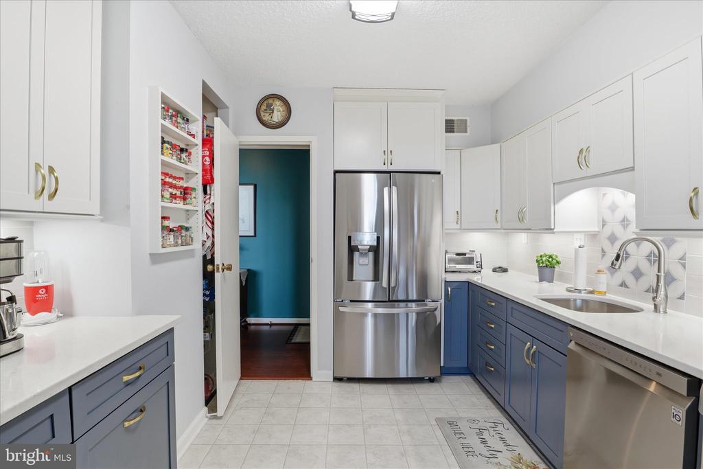 5500 HOLMES RUN PARKWAY 1406