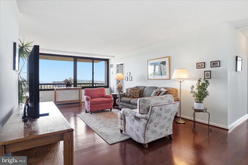 5500 HOLMES RUN PARKWAY 1406
