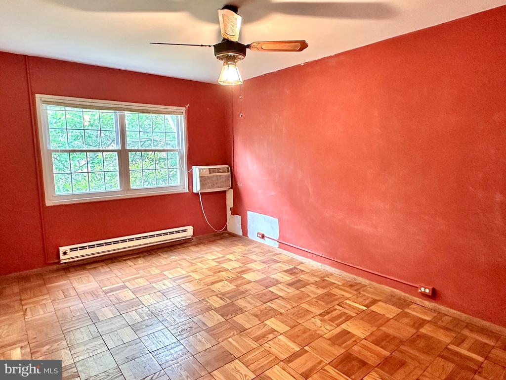 1119 BEVERLEY DRIVE