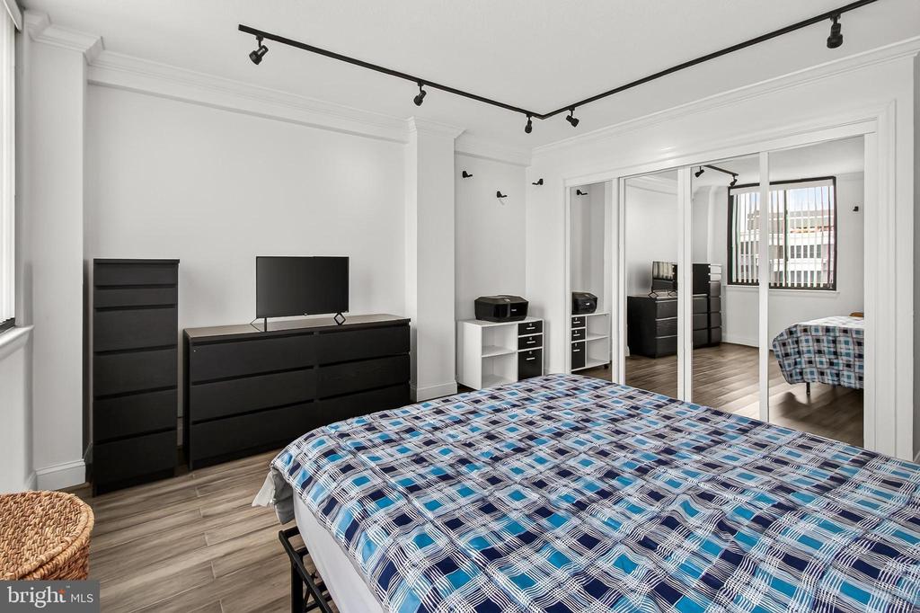 801 N PITT STREET N 910
