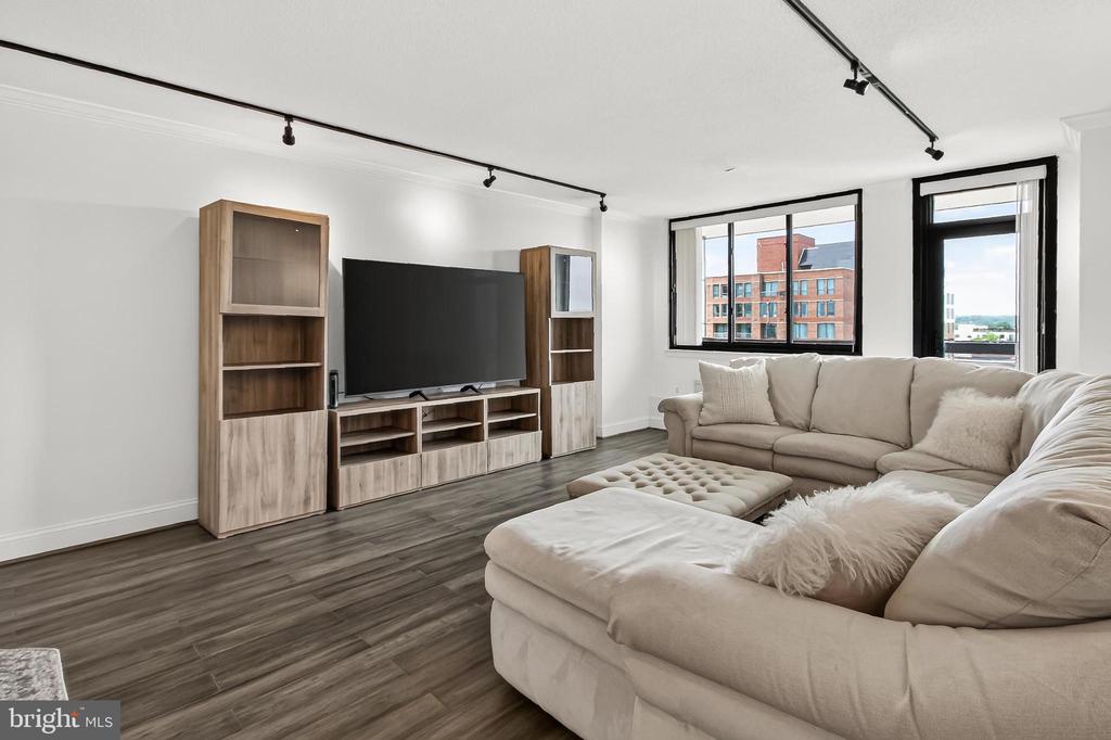 801 N PITT STREET N 910