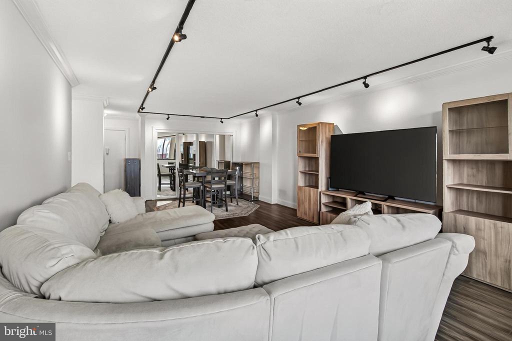 801 N PITT STREET N 910