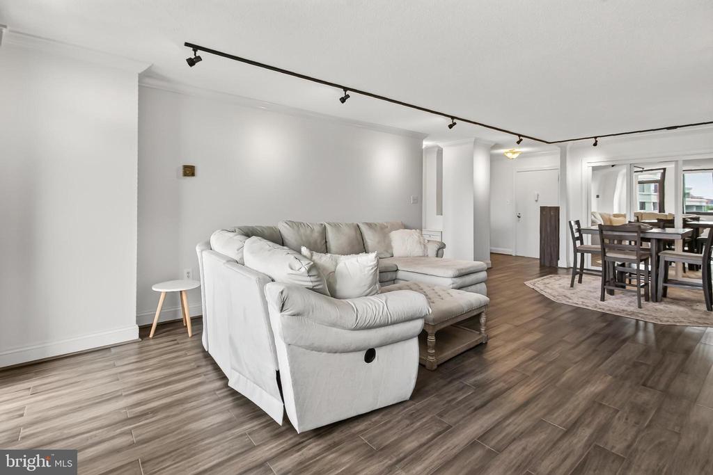 801 N PITT STREET N 910