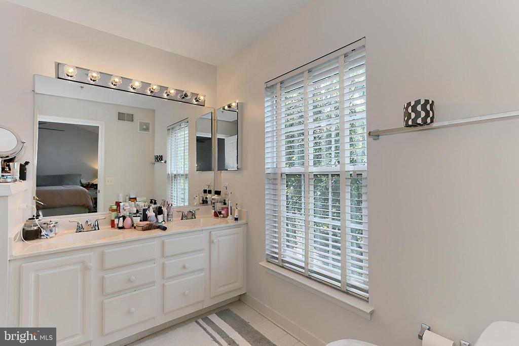 721 MASSEY LANE Unit: B