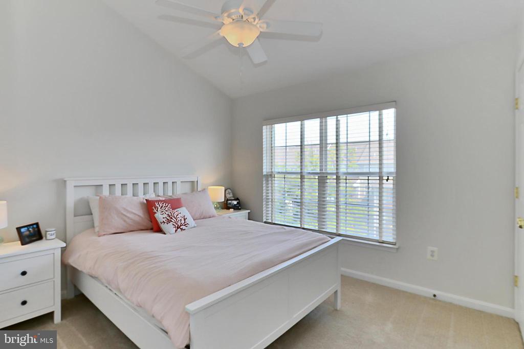 721 MASSEY LANE Unit: B