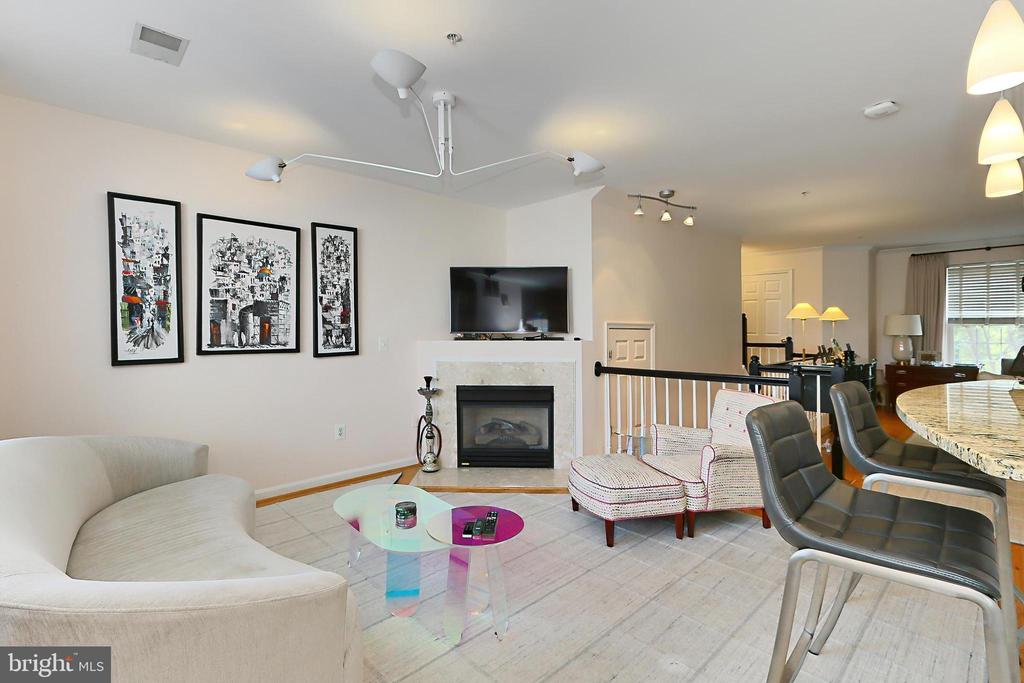 721 MASSEY LANE Unit: B