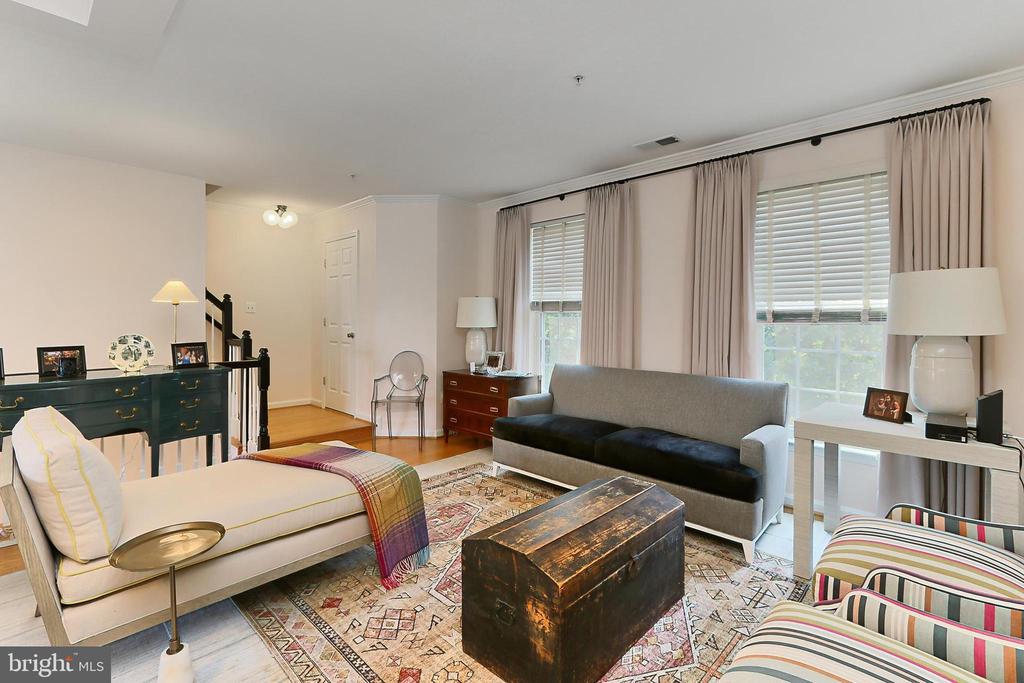721 MASSEY LANE Unit: B