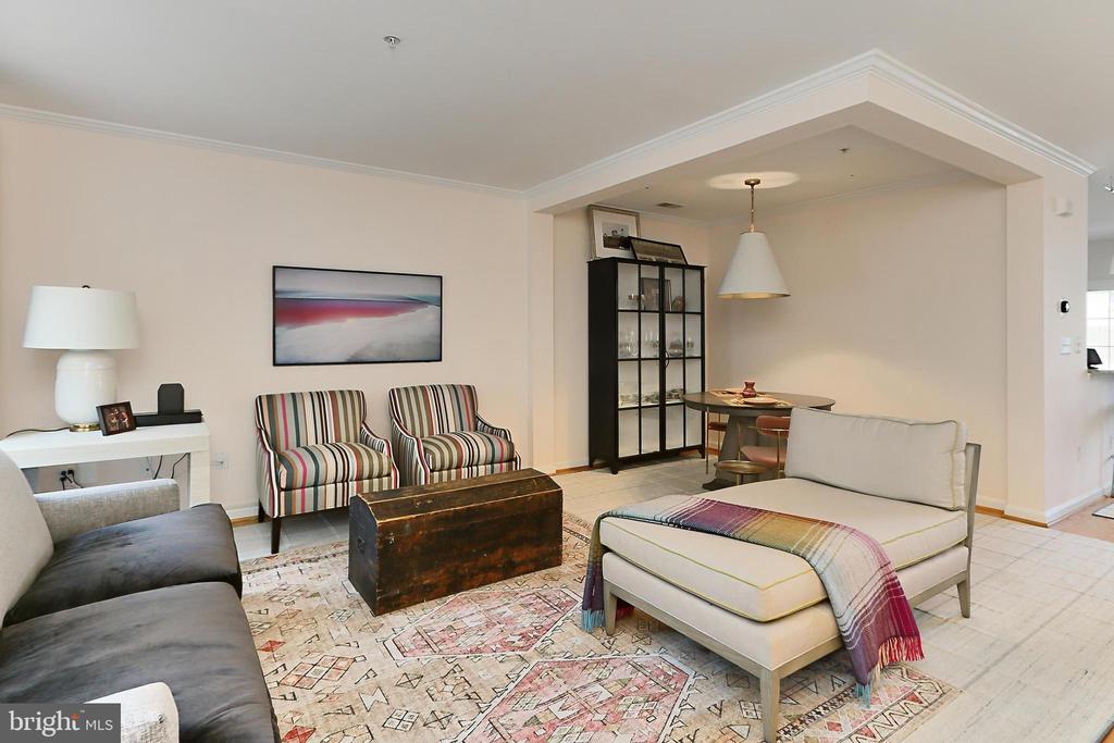 721 MASSEY LANE Unit: B
