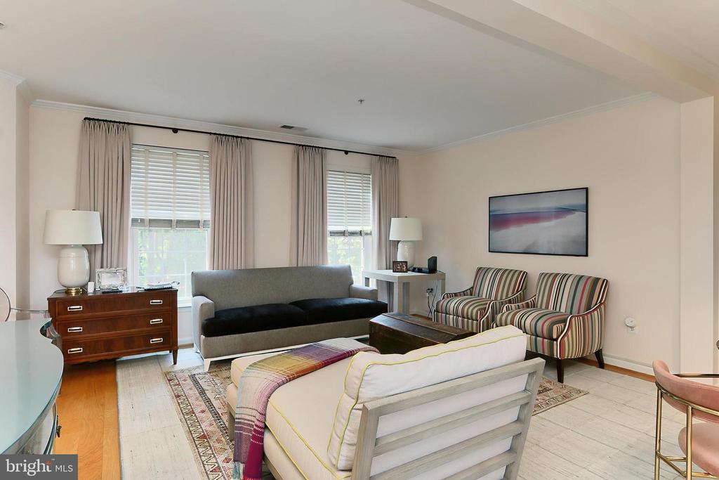 721 MASSEY LANE Unit: B
