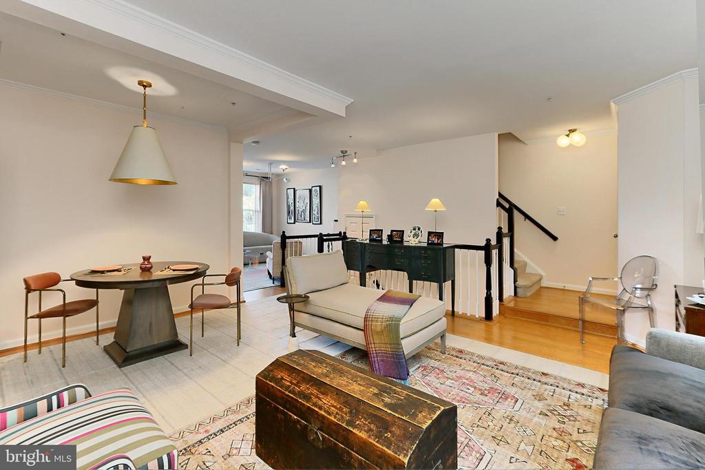 721 MASSEY LANE Unit: B