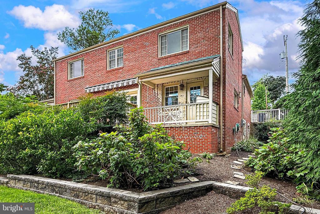 311 SKYHILL ROAD