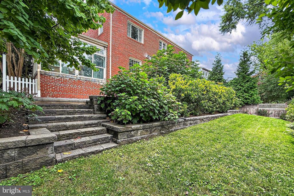 311 SKYHILL ROAD
