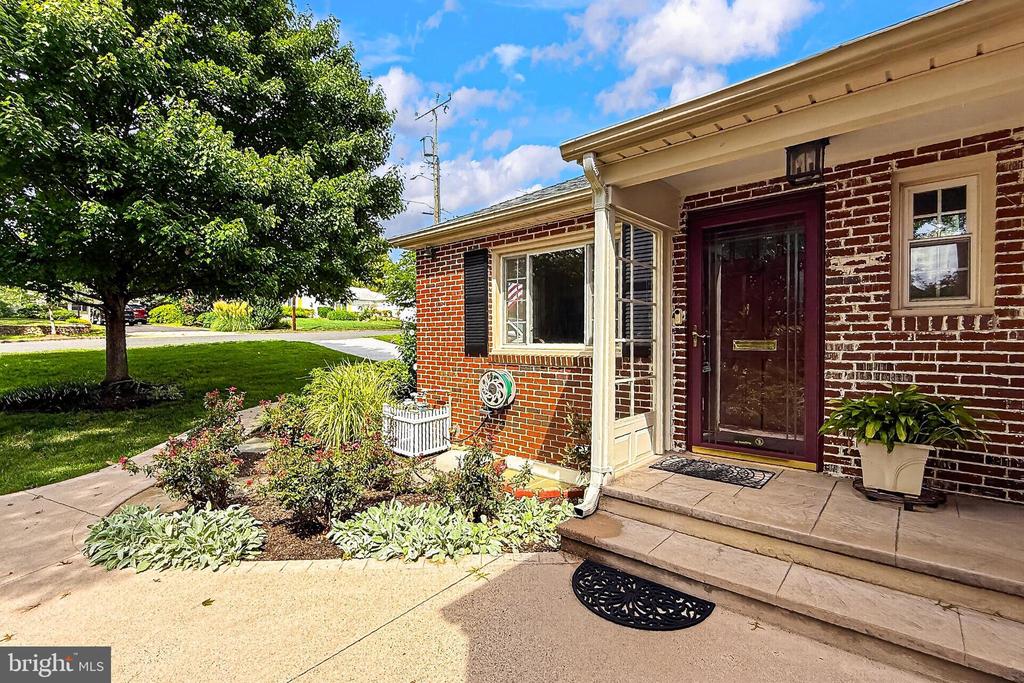 311 SKYHILL ROAD