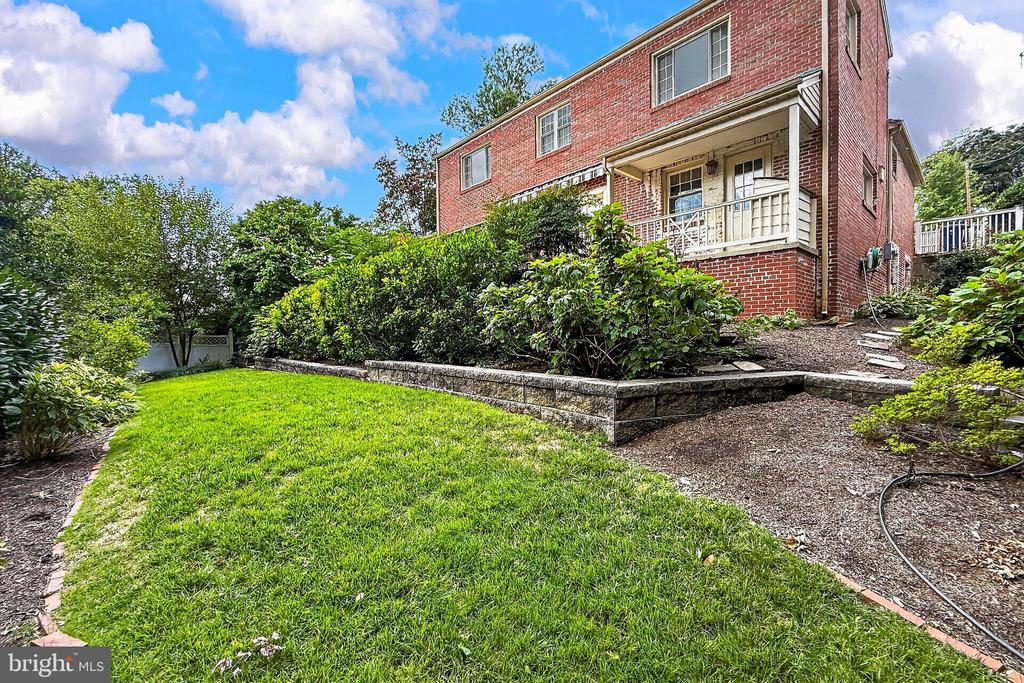 311 SKYHILL ROAD