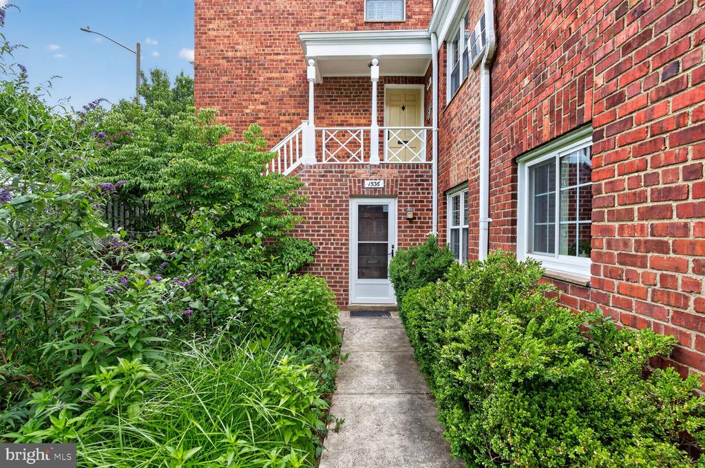 1536 MOUNT EAGLE PLACE 959