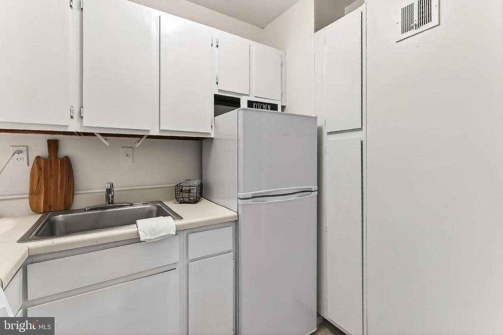 801 N PITT STREET Unit: 521