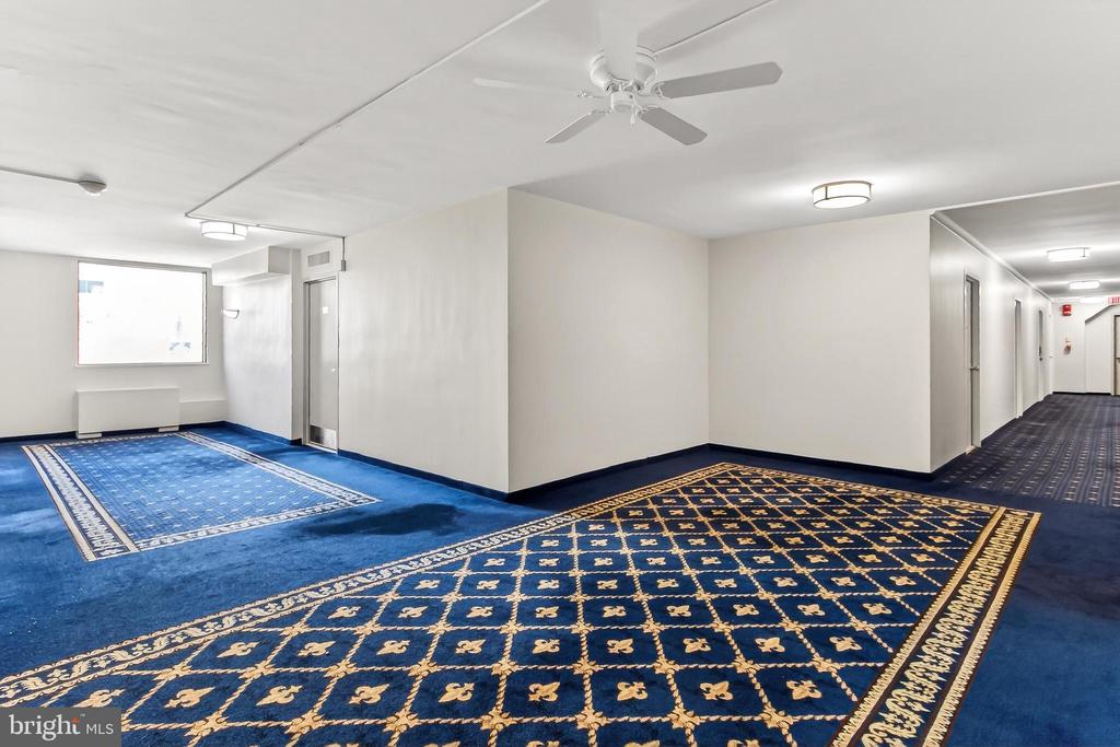 801 N PITT STREET Unit: 521
