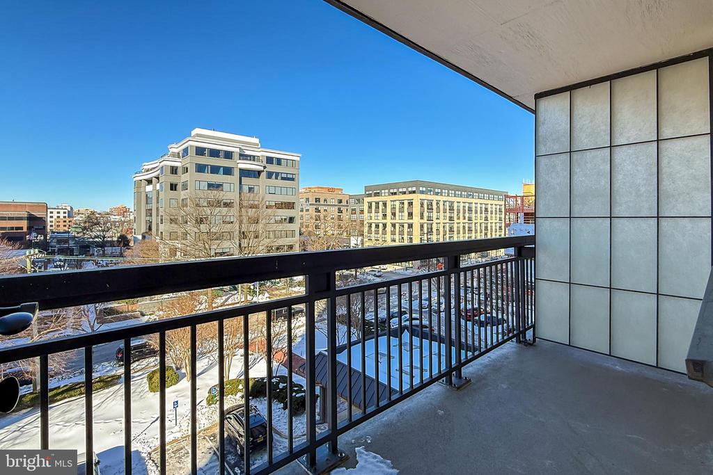 801 N PITT STREET Unit: 521
