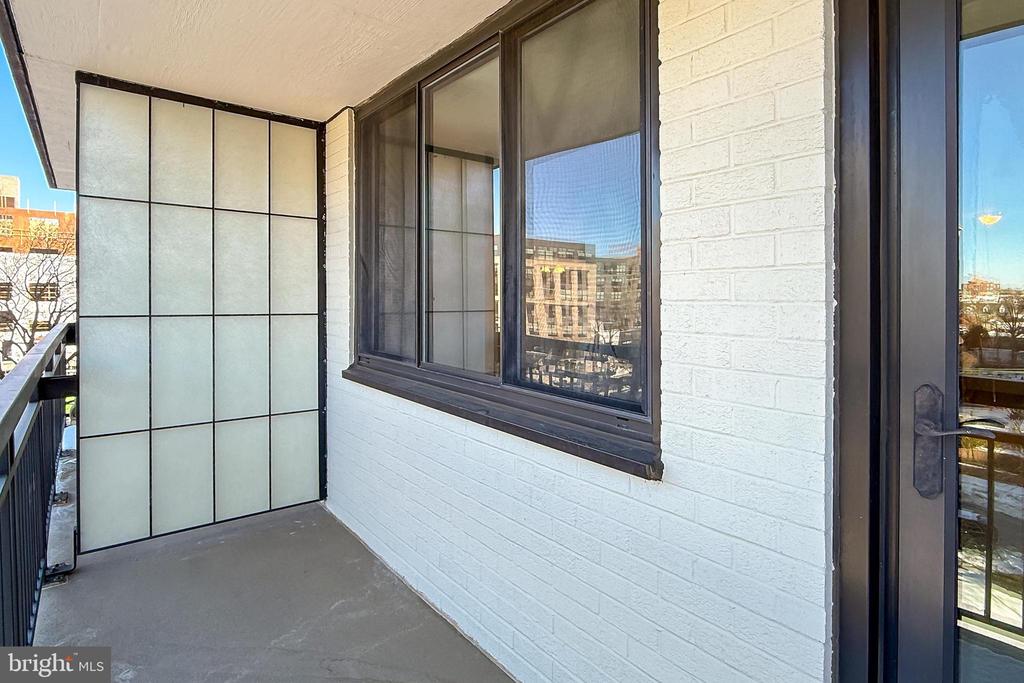 801 N PITT STREET Unit: 521