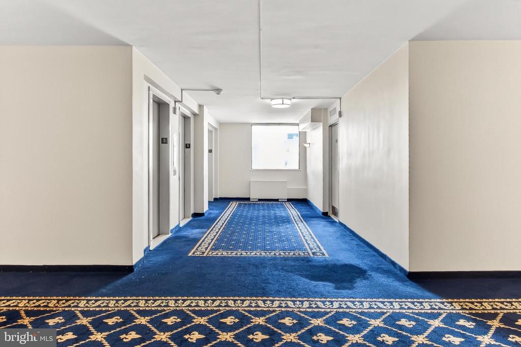 801 N PITT STREET Unit: 521