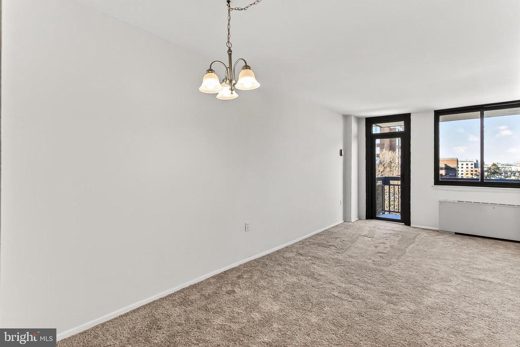 801 N PITT STREET Unit: 521