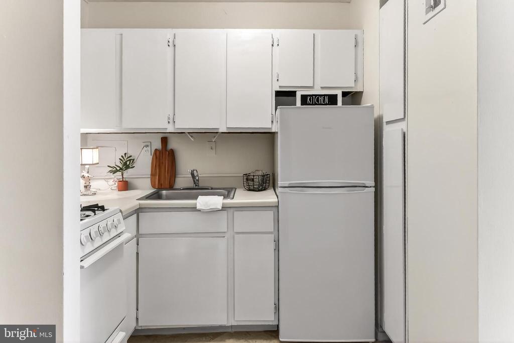 801 N PITT STREET Unit: 521