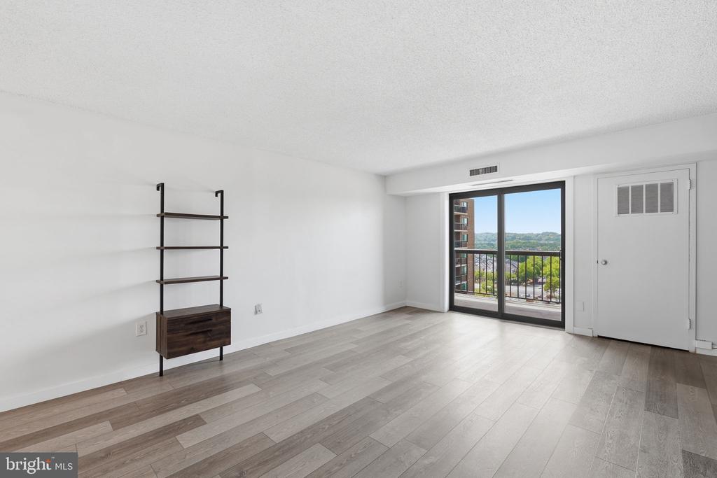 200 N PICKETT STREET Unit: 1414