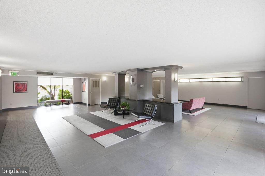 200 N PICKETT STREET Unit: 1414