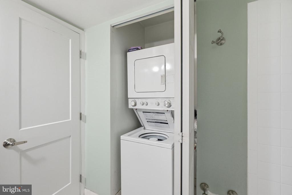 200 N PICKETT STREET Unit: 1414