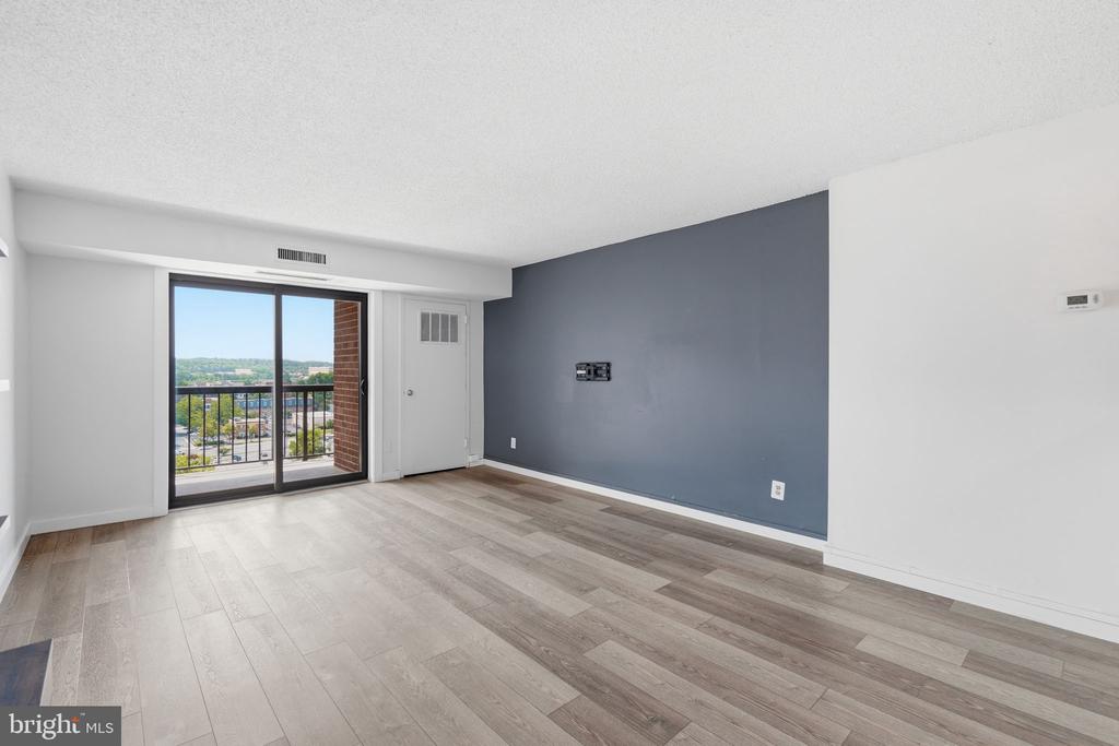 200 N PICKETT STREET Unit: 1414