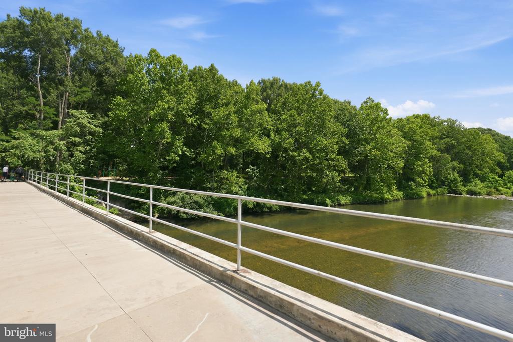 200 N PICKETT STREET Unit: 1414