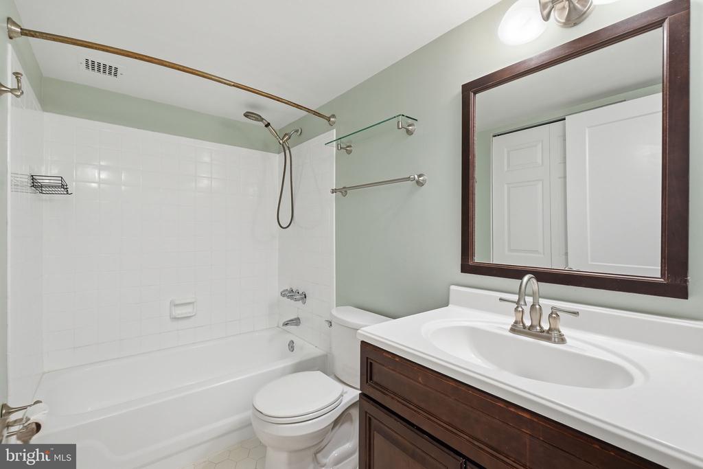 200 N PICKETT STREET Unit: 1414