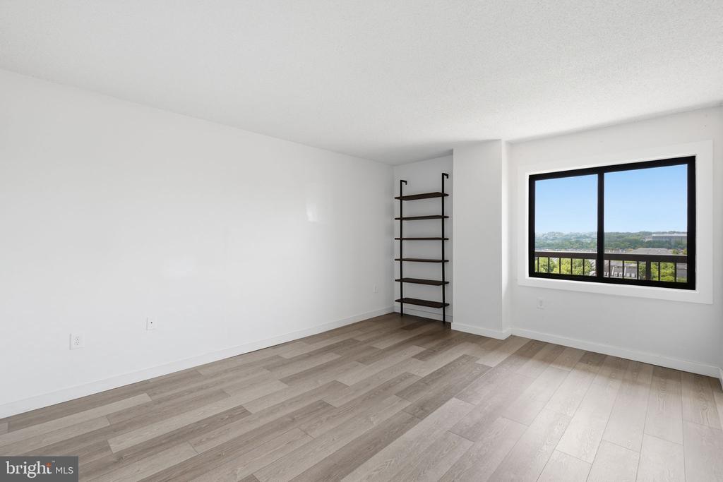 200 N PICKETT STREET Unit: 1414